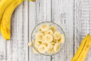 ¿Tienes unos plátanos en el frutero a punto de estropearse? No los tires y dales salida con estas deliciosas recetas.