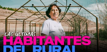 Maribel lleva trabajando en el campo desde que era pequeña pero no ha podido cotizar nunca. Junto a sus amigas resiste en un medio rural que envejece sin sanidad, educación o transporte y ante la desigualdad que ha lastrado las pensiones de estas supervivientes.

Un reportaje de Sara Plaza Casares y Mar Sala para Sphera.
https://www.elsaltodiario.com/segovia/maribel-amigas-ultimas-habitantes-del-rural-espana