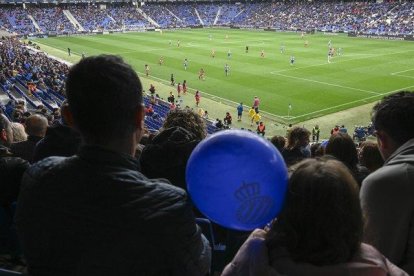 Partido de la Primera División femenina en el estadio del Espanyol.