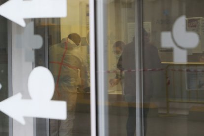 SANITARIOS Y PACIENTES HUBU COVID-19 06