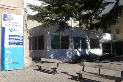 El Hospital Santos Reyes de Aranda registra una nueva muerte por Covid. L. V