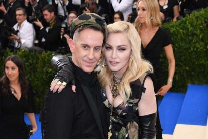 Madonna y Jeremy Scott en la MET Gala de 2017