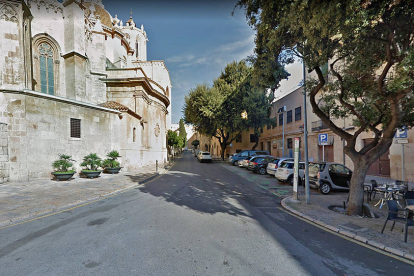 Las plazas de parking que hay actualmente en la calle de las Coques se eliminarían