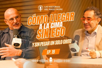Hay personas que hablan de fútbol… y hay personas que hablan de la vida a través del fútbol.

En este episodio, Luis de la Fuente se sienta con calma, con humildad y con una claridad que solo tienen quienes han aprendido desde abajo. Desde un pueblo donde todos se conocen hasta el lugar más alto del fútbol español, su recorrido no es solo profesional, es profundamente humano.

Aquí no se habla solo de ganar. Se habla de merecer. De escuchar antes de exigir. De formar personas antes que jugadores. De entender que un equipo no se construye con talento, sino con valores.

Luis comparte una visión del liderazgo que huye de la autoridad impuesta y apuesta por el respeto ganado. Una conversación cargada de recuerdos, principios heredados y una idea que atraviesa todo el episodio: cuando el grupo es familia, todo cambia.

Un diálogo sereno, honesto y lleno de enseñanzas que van mucho más allá del deporte.

¡Apoyad a la Selección Española de fútbol este verano en el mundial!

¡Inscríbete en mi MASTERCLASS GRATIS y comienza a recuperar tu tiempo! Aprende a dominar la IA que sí funciona para delegarle tus tareas y obligaciones repetitivas: 
