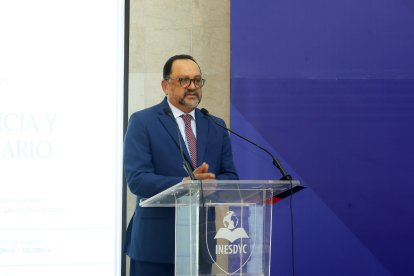 3_El País_05_1A,p01