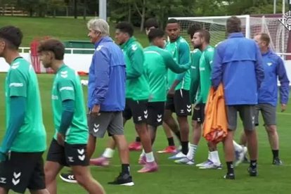 El Betis completó esta mañana un nuevo entrenamiento para preparar el choque contra el Sunderland, amistoso que cierra el 'stage' en Inglaterra.