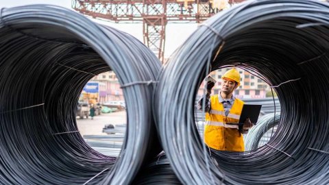 El nuevo cálculo de Eurostat para la zona euro supone una décima menos del 0,7 % que había estimado.