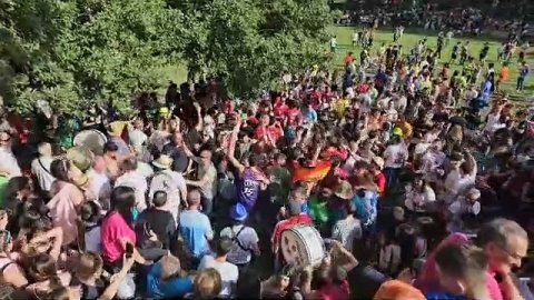 Se está en la recta final, pero el Lavalenguas se ha adueñado de Valonsadero. Para muestra este nuevo vídeo con el ambiente que aún se vive en Cañada honda y alrededores.