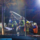 Evacuada a Barcelona una dona ferida en un accident entre un cotxe i un camió