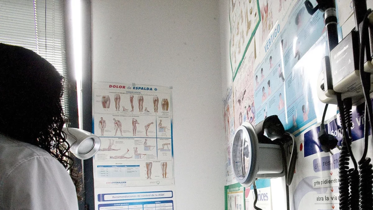 Denuncia que más de 30 médicos sin MIR trabajan en Primaria