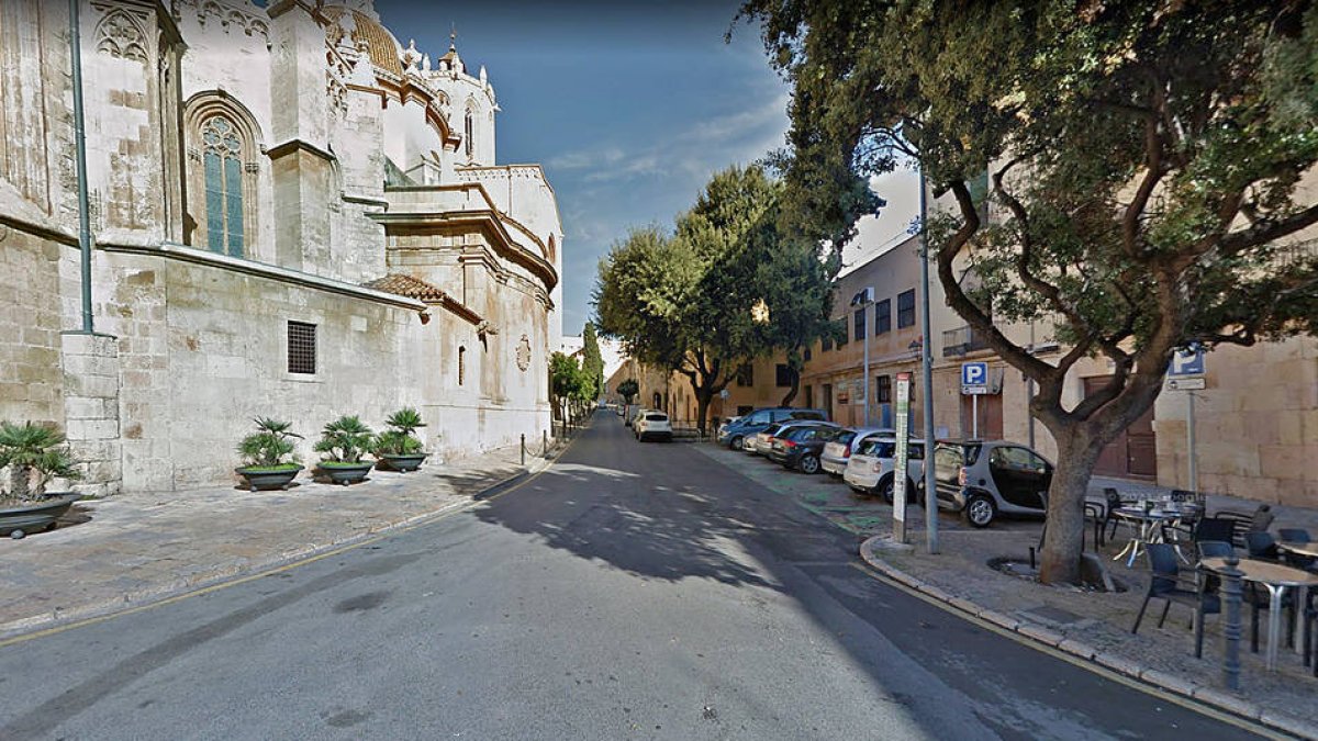 Las plazas de parking que hay actualmente en la calle de las Coques se eliminarían