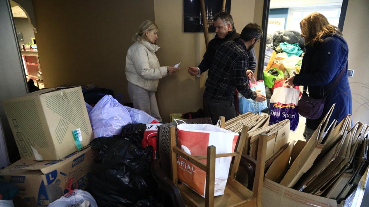El propietari del restaurant Delícies Turques ha impulsat la recol·lecta que s'enviarà a les víctimes del terratrèmol