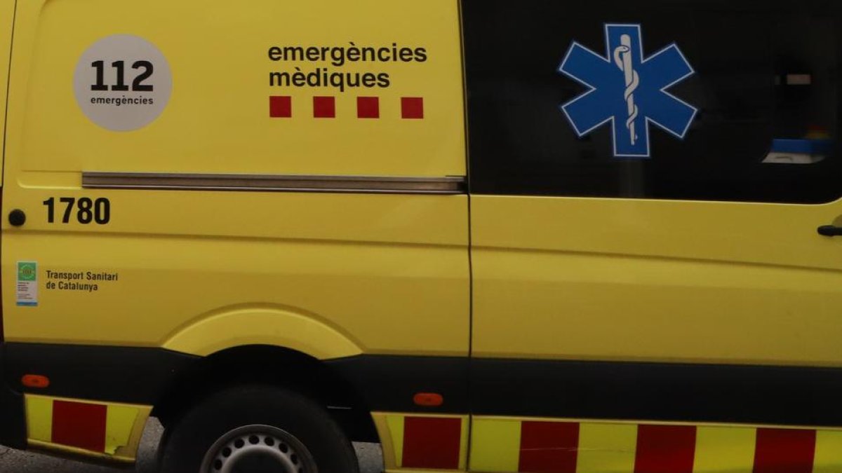 Imatge d'arxiu d'una ambulància del SEM.